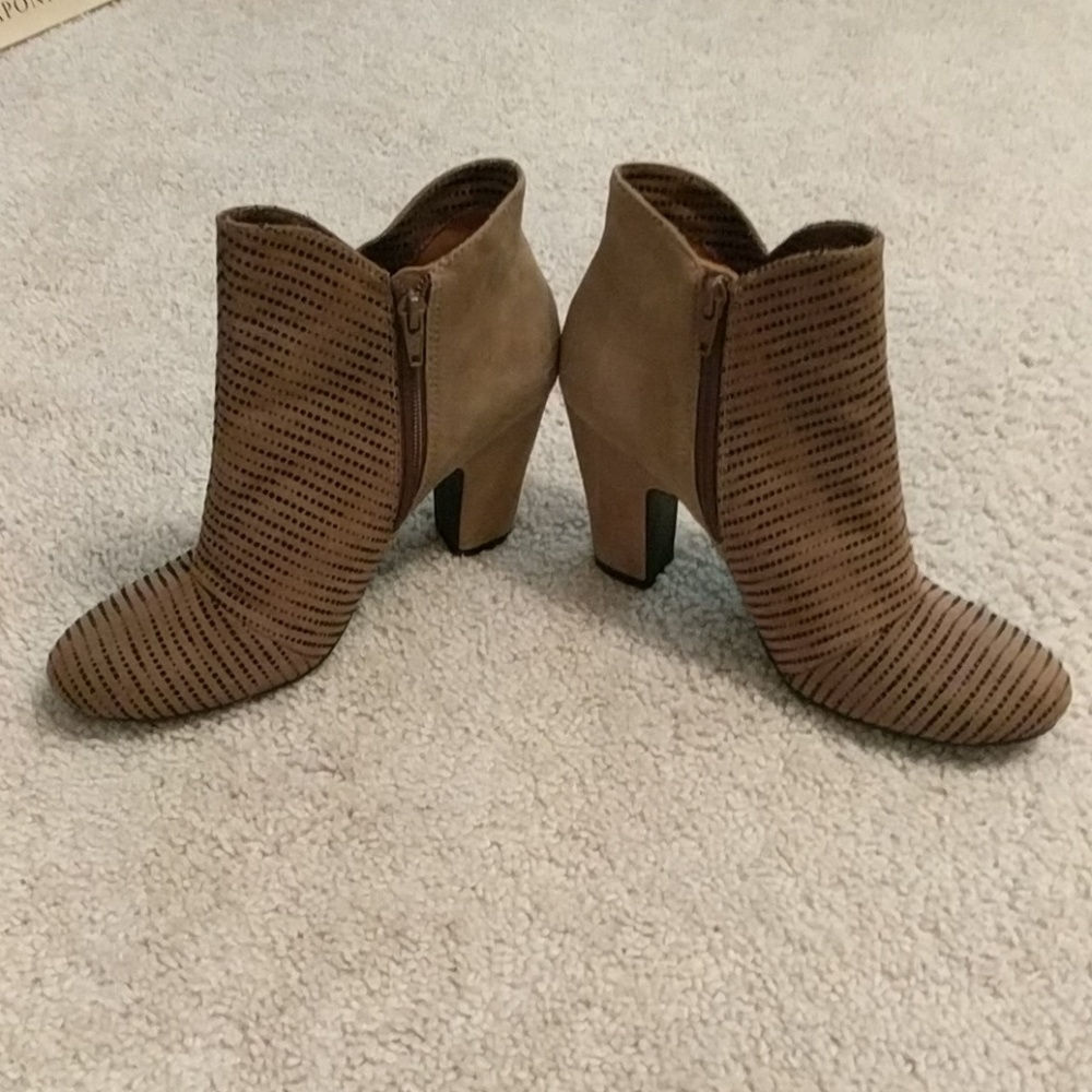 Nicole CECE IN AMAZON Shoe Boot